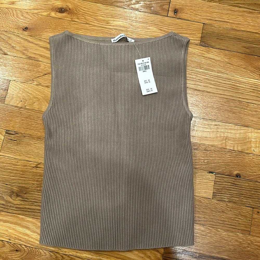 NWT Abercrombie The Ottoman Slash Top